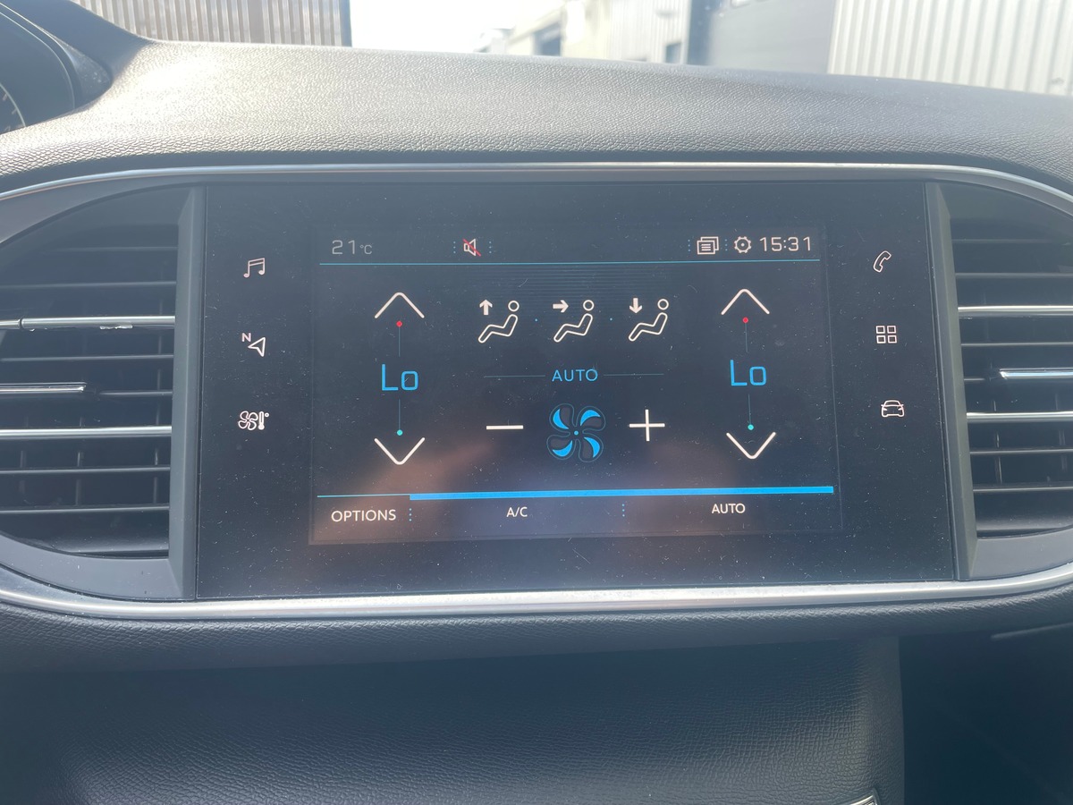 Peugeot 308 1.6 BlueHDi 120 cv RIEN A PREVOIR - CARPLAY - CAMERA DE RECUL - CLIMATISATION AUTO