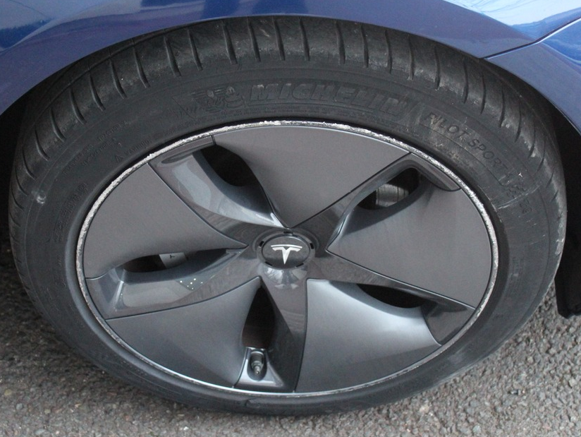 Tesla Model 3 306 AUTONOMIE STANDARD PLUS RWD 50KWH 4CV