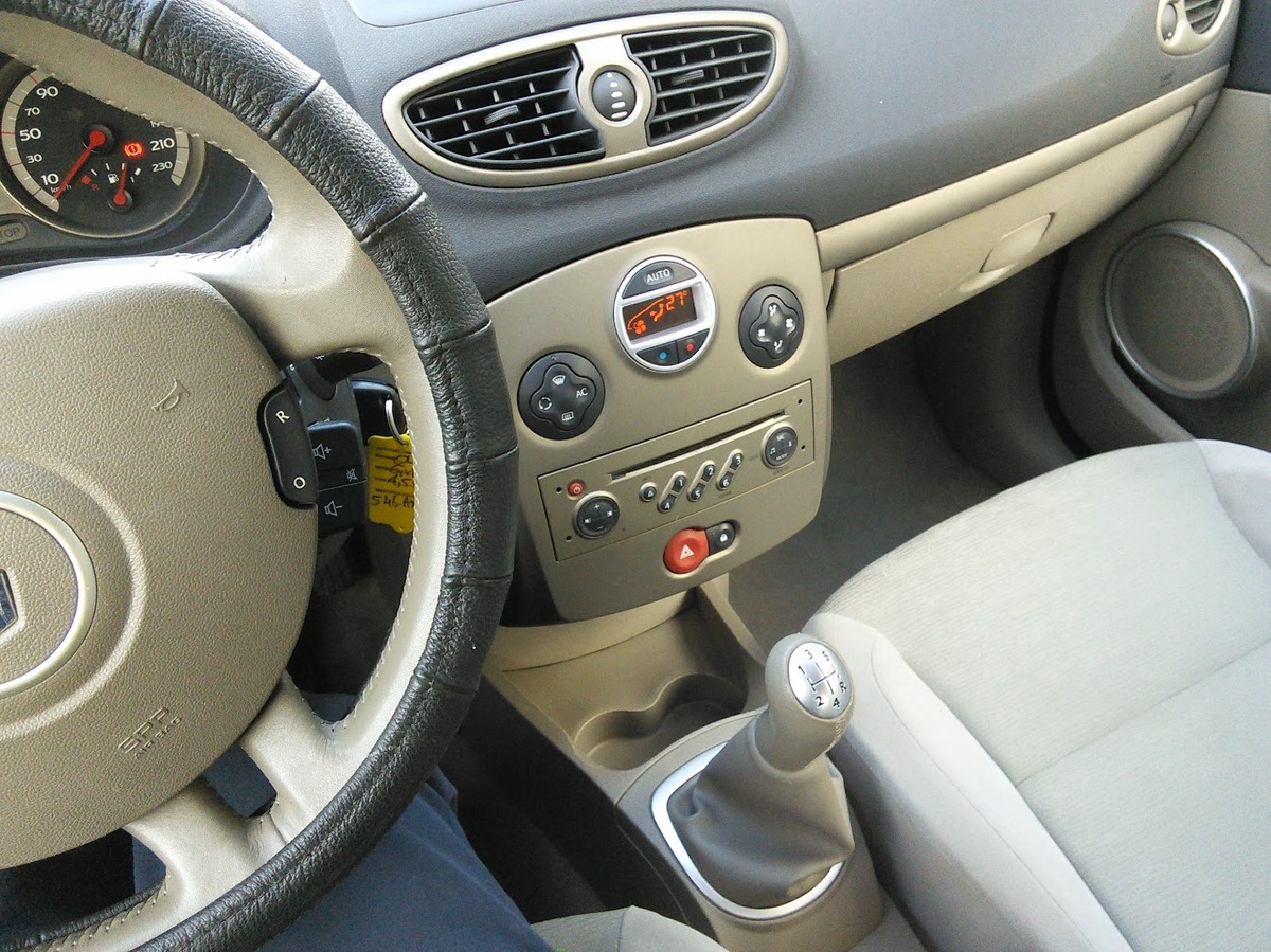 RENAULT Clio III 5 Portes 1.5 dCi 86 cv Privilege CLIM - distribution faite