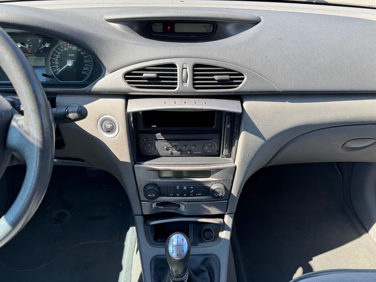 RENAULT Laguna 2.0 IDE 140 - BREAK PRIVILEGE - DISTRIBUTION NEUVE - GARANTIE