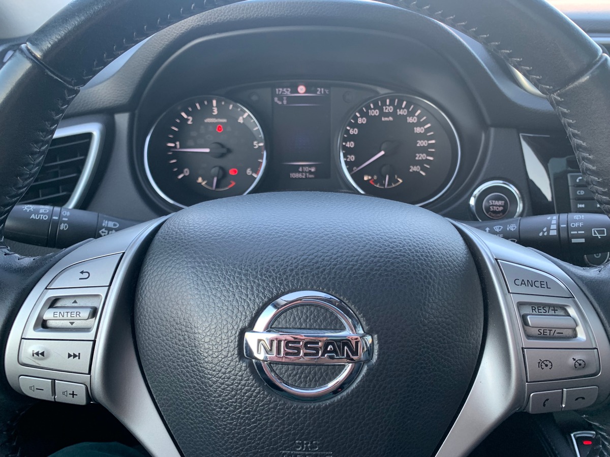 Nissan Qashqai 130 ch | Black edition | Caméra vue panoramique 360° | Toit panoramique | Jantes Alu