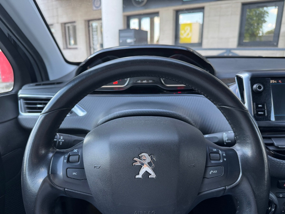Peugeot 208 Style Phase 2 5 Portes 1.2 VTi  82 cv