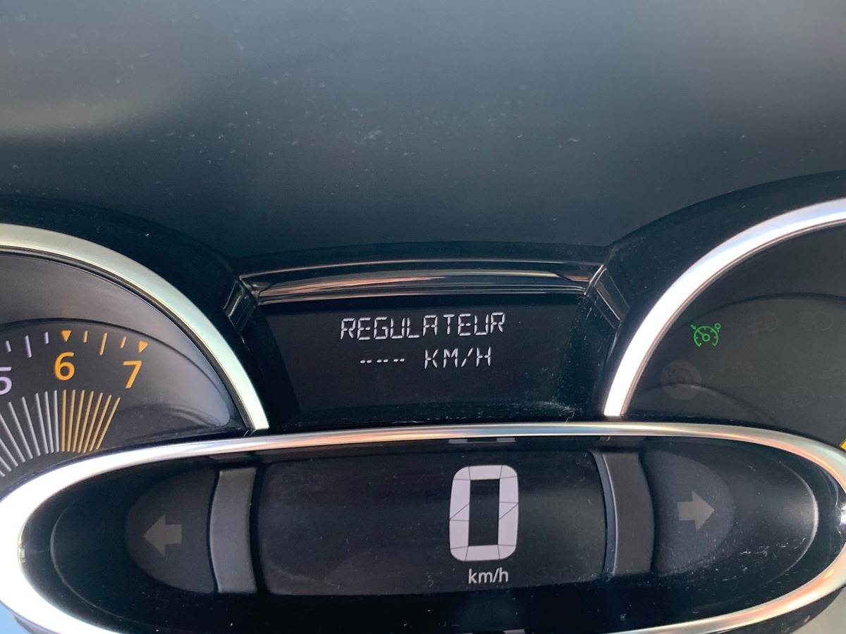 RENAULT Clio IV 75 chevaux | Limited | Caméra de recul | GPS | Bluetooth | Régulateur de vitesse