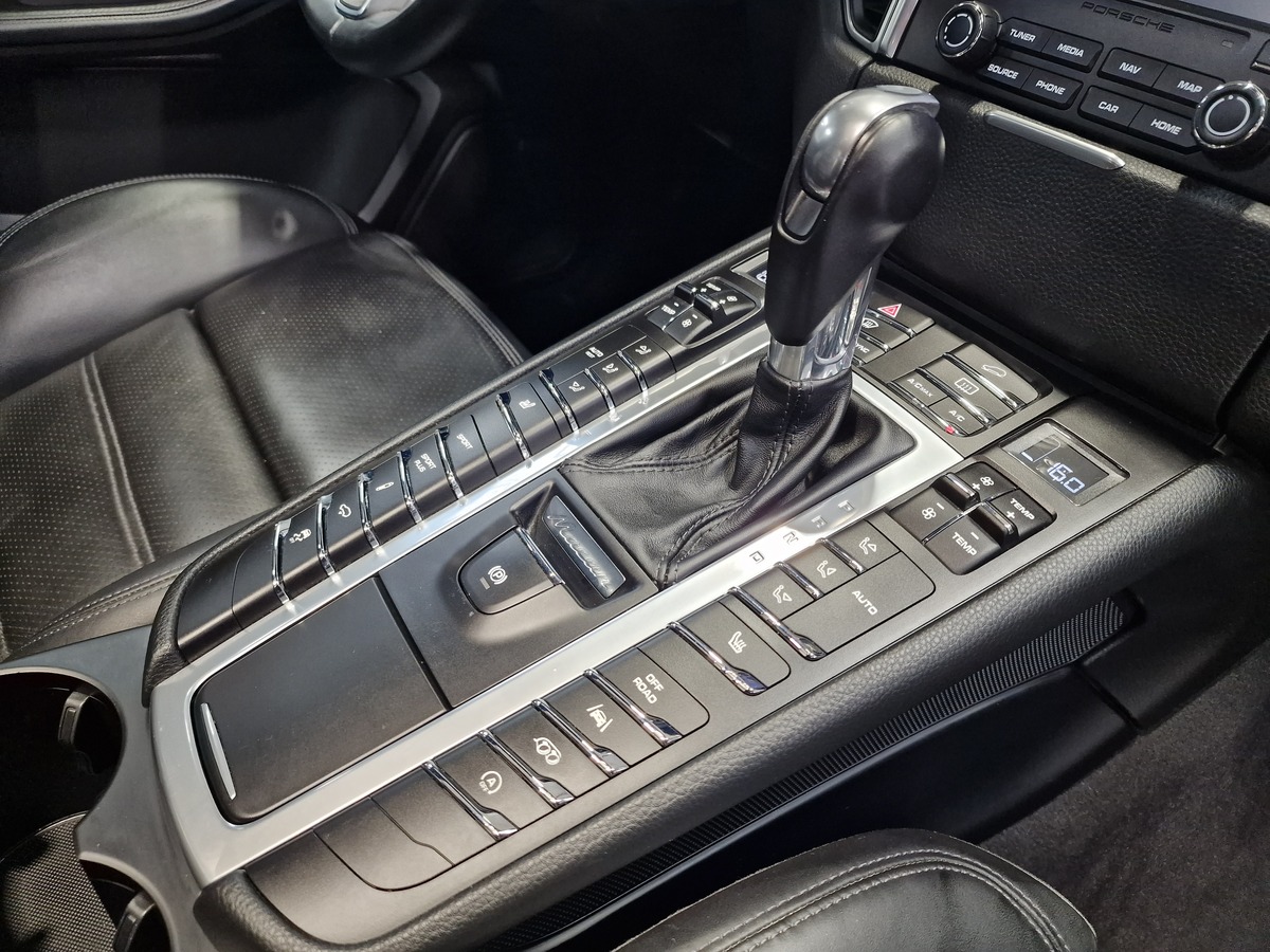 Porsche MACAN TURBO 400cv TOIT OUVRANT/ BOSE/ PDLS+ j