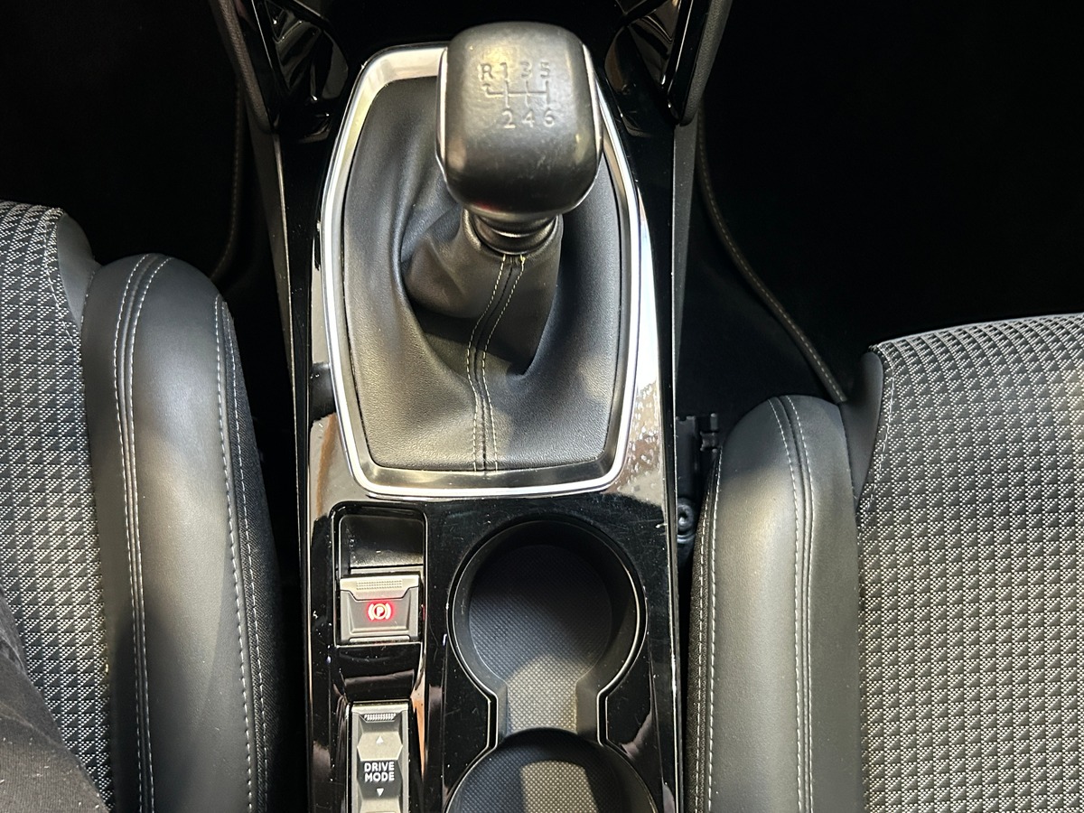 Peugeot 208 1.2L GT LINE 100 cv - ENTRETIENS PEUGEOT COMPLET - GARANTIE