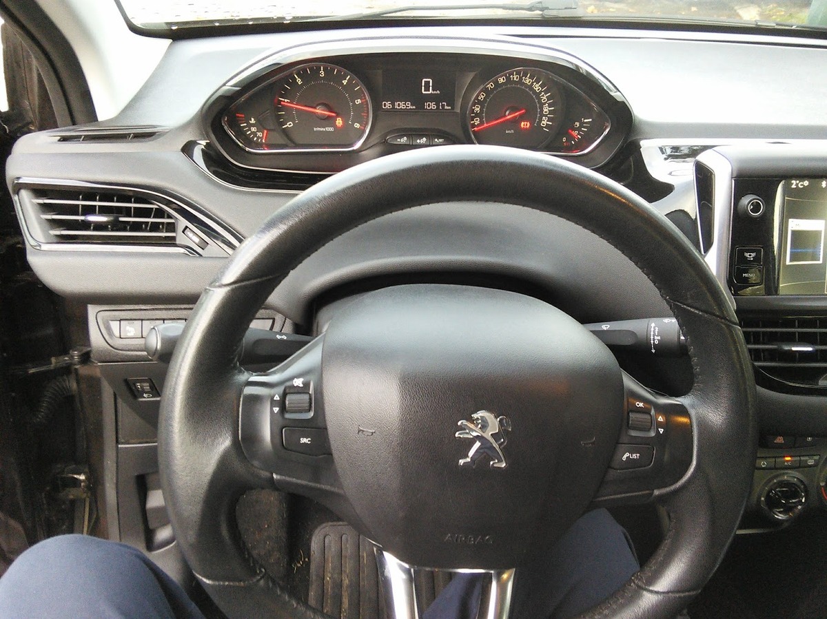 Peugeot 208 1.6 92 HDi Urban Soul - 5 PORTES  - REVISEE ET GARANTIE - DISTRIBUTION FAITE