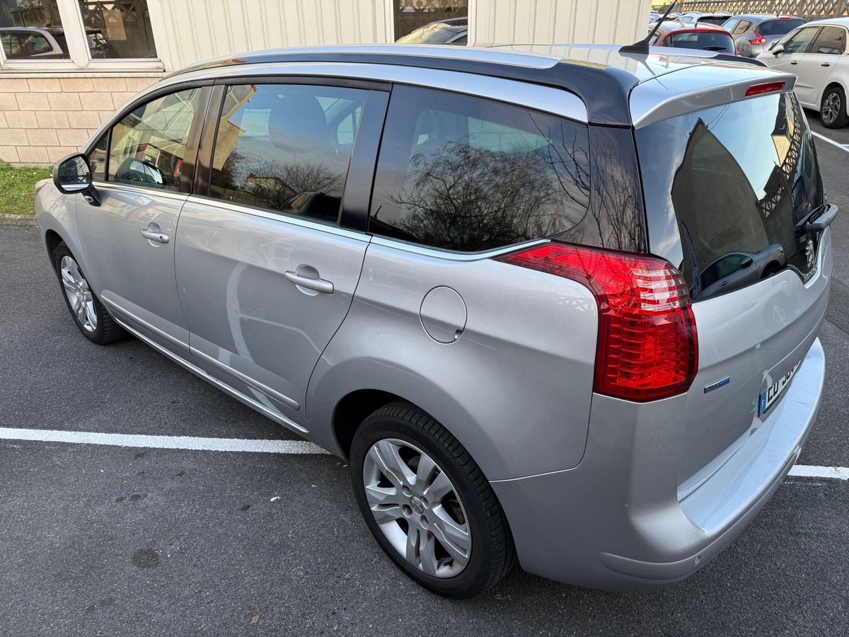 Peugeot 5008 1.6 HDI 120 CV allure 7 places