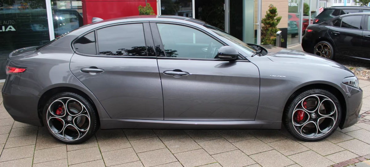 Alfa Romeo Giulia 2.0T 280ch Veloce Q4 AT8 Grise Vésuve