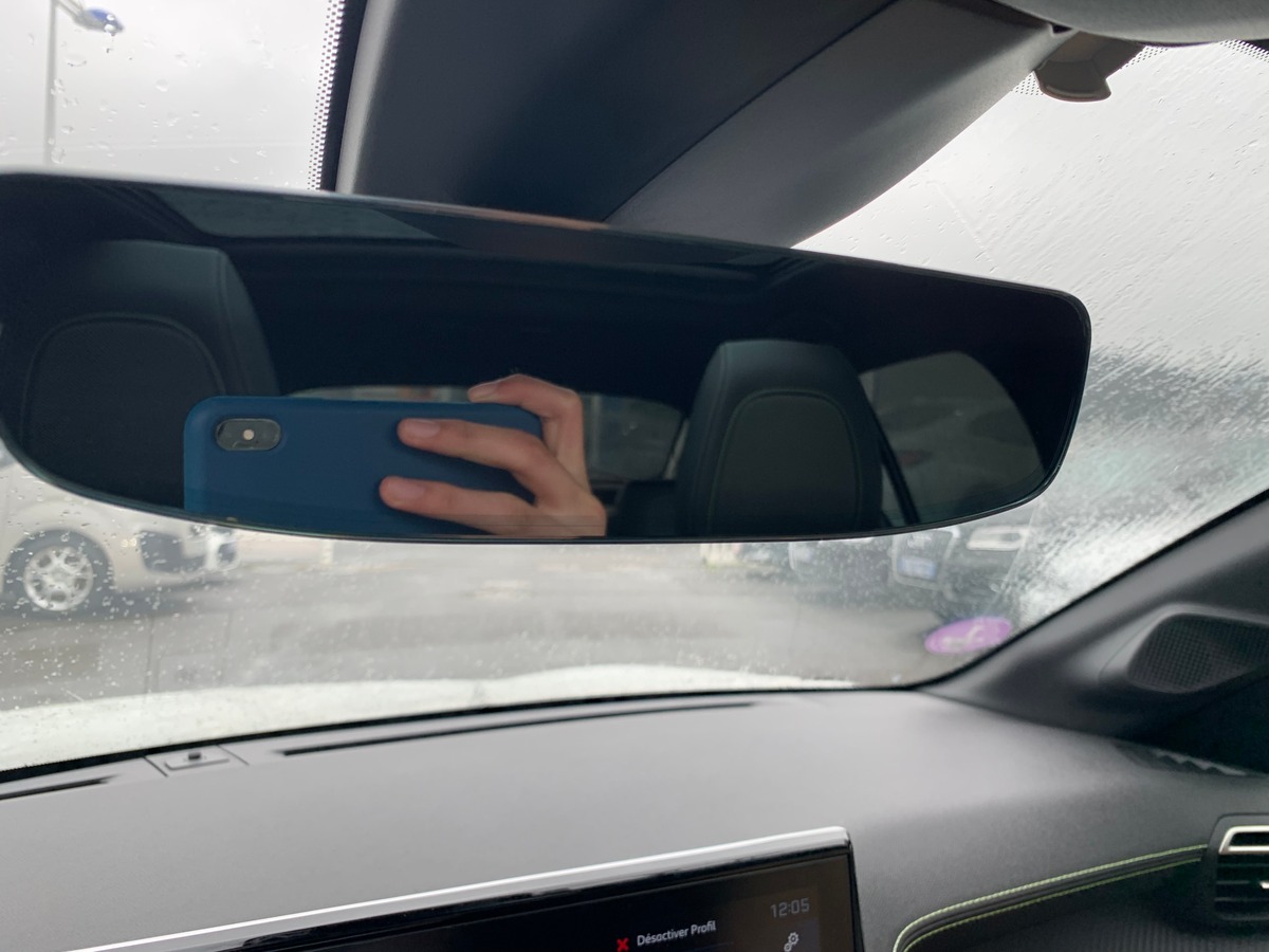 Peugeot 208 130 | GT | Toit panoramique | Caméra recul | Avertisseur angles morts | Apple car play