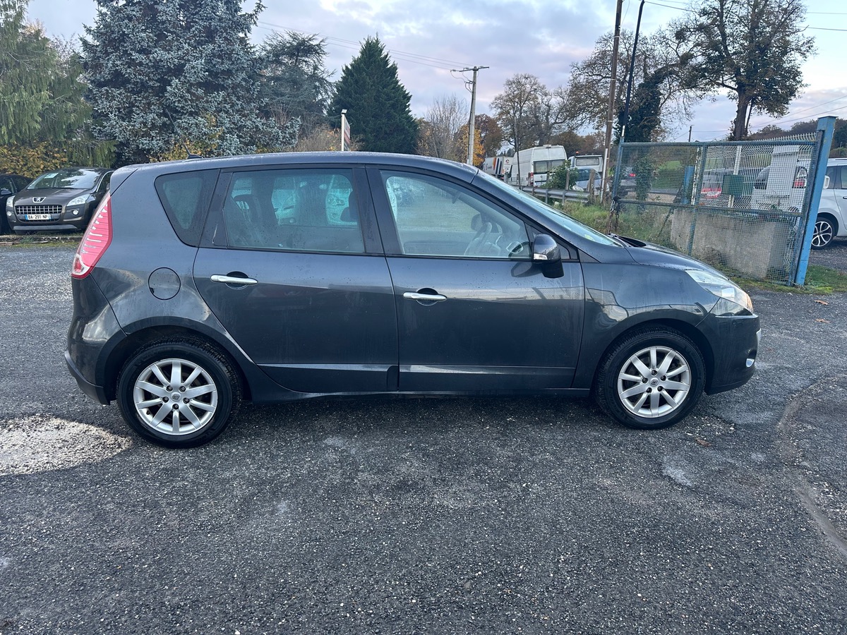 RENAULT Scenic III 1.9 dci 130 1ère main 5990e toutes option toit ouvr