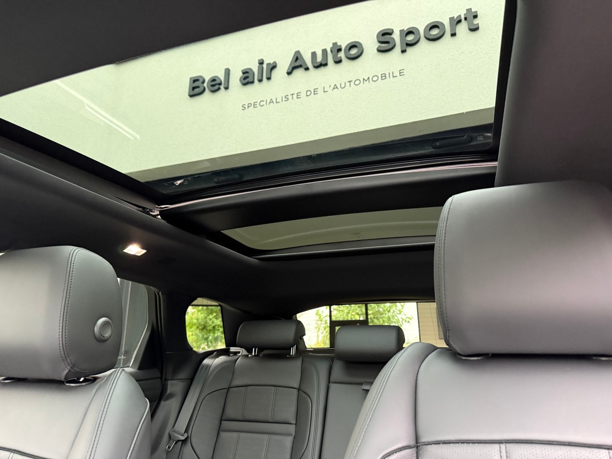 LAND ROVER EVOQUE P300E PHEV AWD R-DYNAMIC HSE / TVA / FRANCAIS / 1ERE MAIN / 18328 KMS