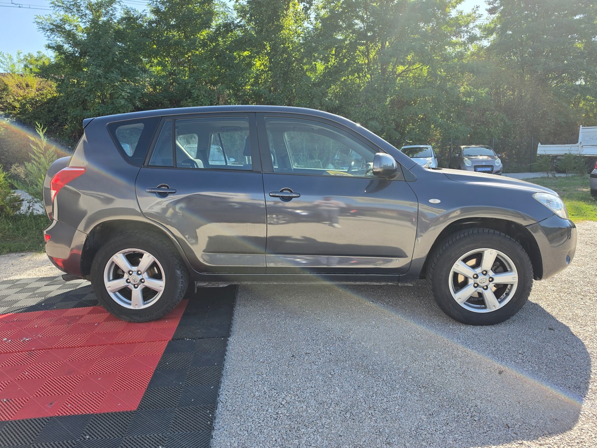Toyota RAV4 136 D-4D - Garantie 12 Mois -