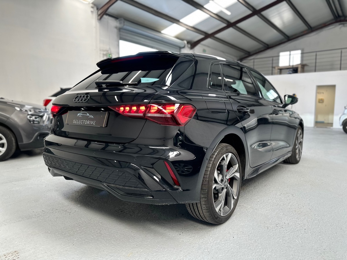 Audi A3 Sportback IV (2) 1.5 45 TFSIE HYBRIDE RECHARGEABLE 272 S LINE S TRONIC
