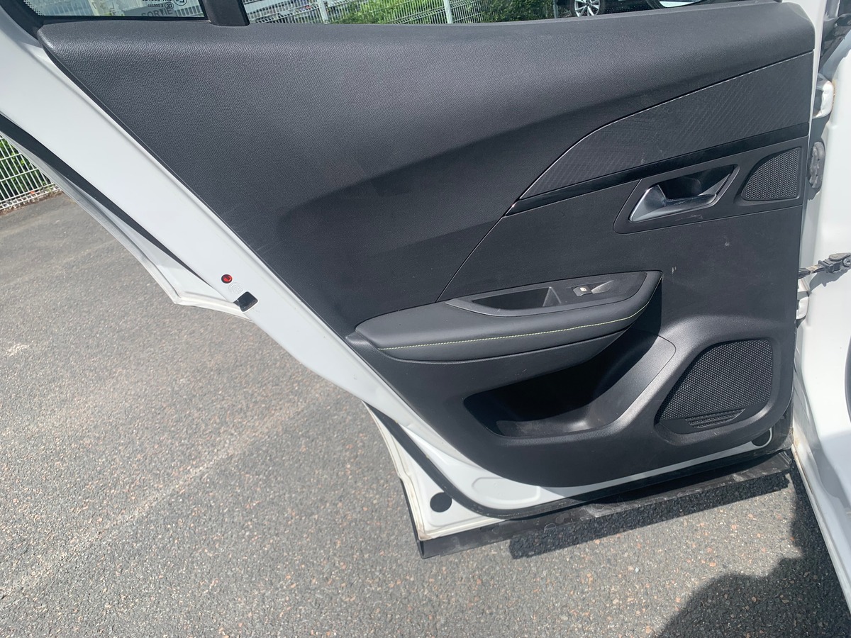 Peugeot 2008 130 chevaux | GT Line | Toit ouvrant panoramique | Apple car Play | Attelage