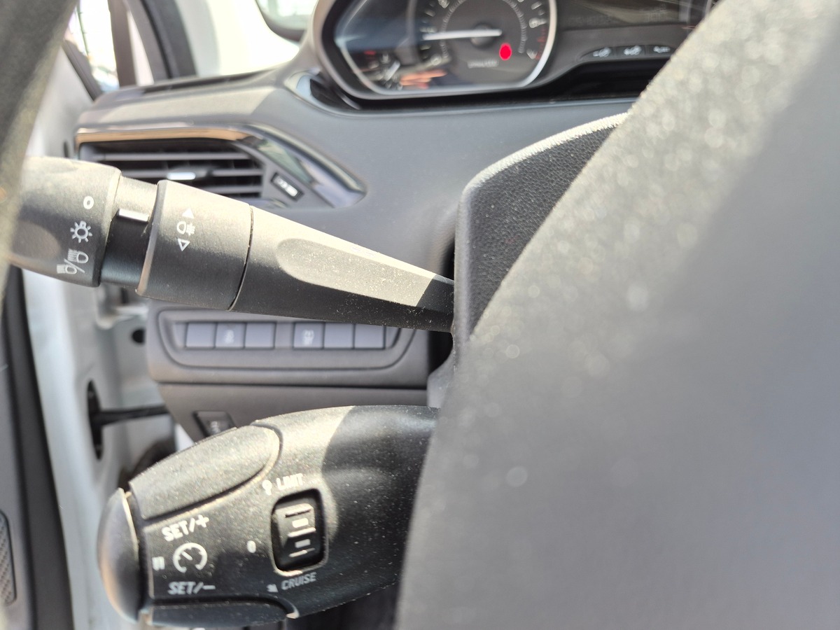 Peugeot 208 1.0 68 ch LIKE 5P