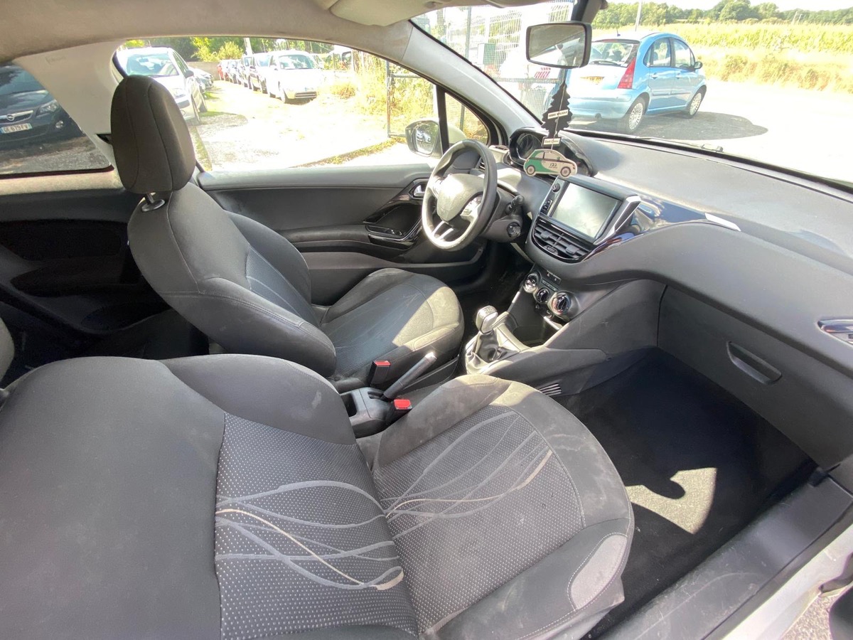 Peugeot 208 1.4 hdi 70cv