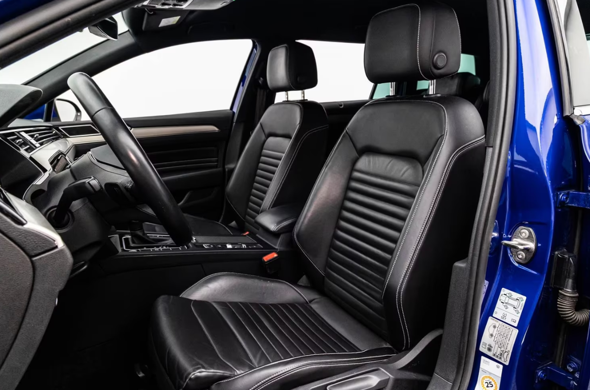 Volkswagen Passat SW VIII 2.0 TDI EVO 200ch R-Line 4Motion DSG7 Bleu Lapiz Attelage