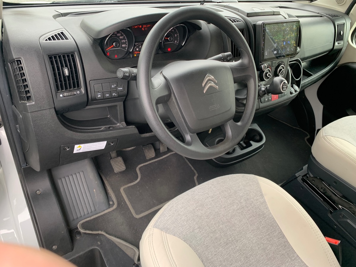 Capron A 140 ch | CAMERA DE RECUL |  LITS SUPPERPOSES | STORE EXTERIEUR | Climatisation manuelle