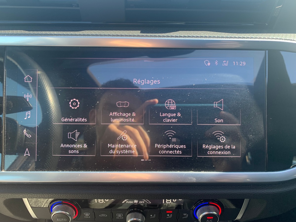 Audi Q3 150 ch | S line | Toit ouvrant | Caméra de recul | Apple car play | Attelage | Régulateur
