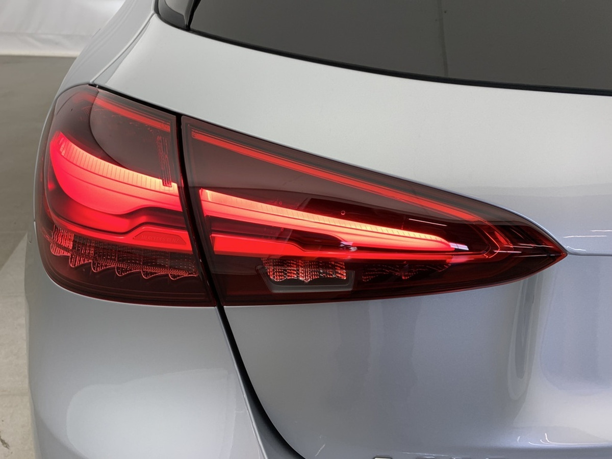 Mercedes-Benz Classe A 150 ch | 200 d 8G-DCT AMG Line | Éclairage d'ambiance | PLUSIEURS COLORIS