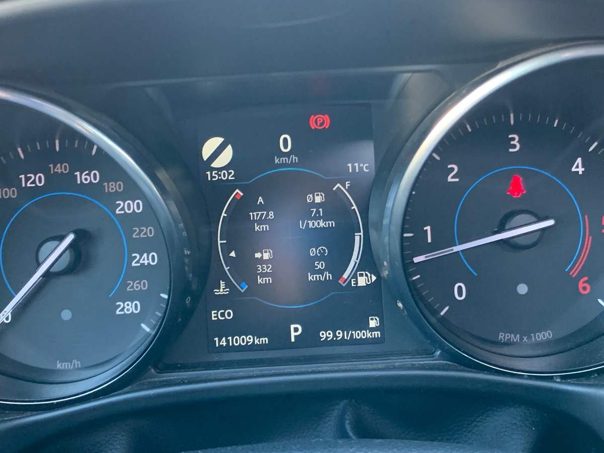 Jaguar XE 180 ch | Intérieur cuir | Toit ouvrant | Caméra de recul | GPS | Bluetooth