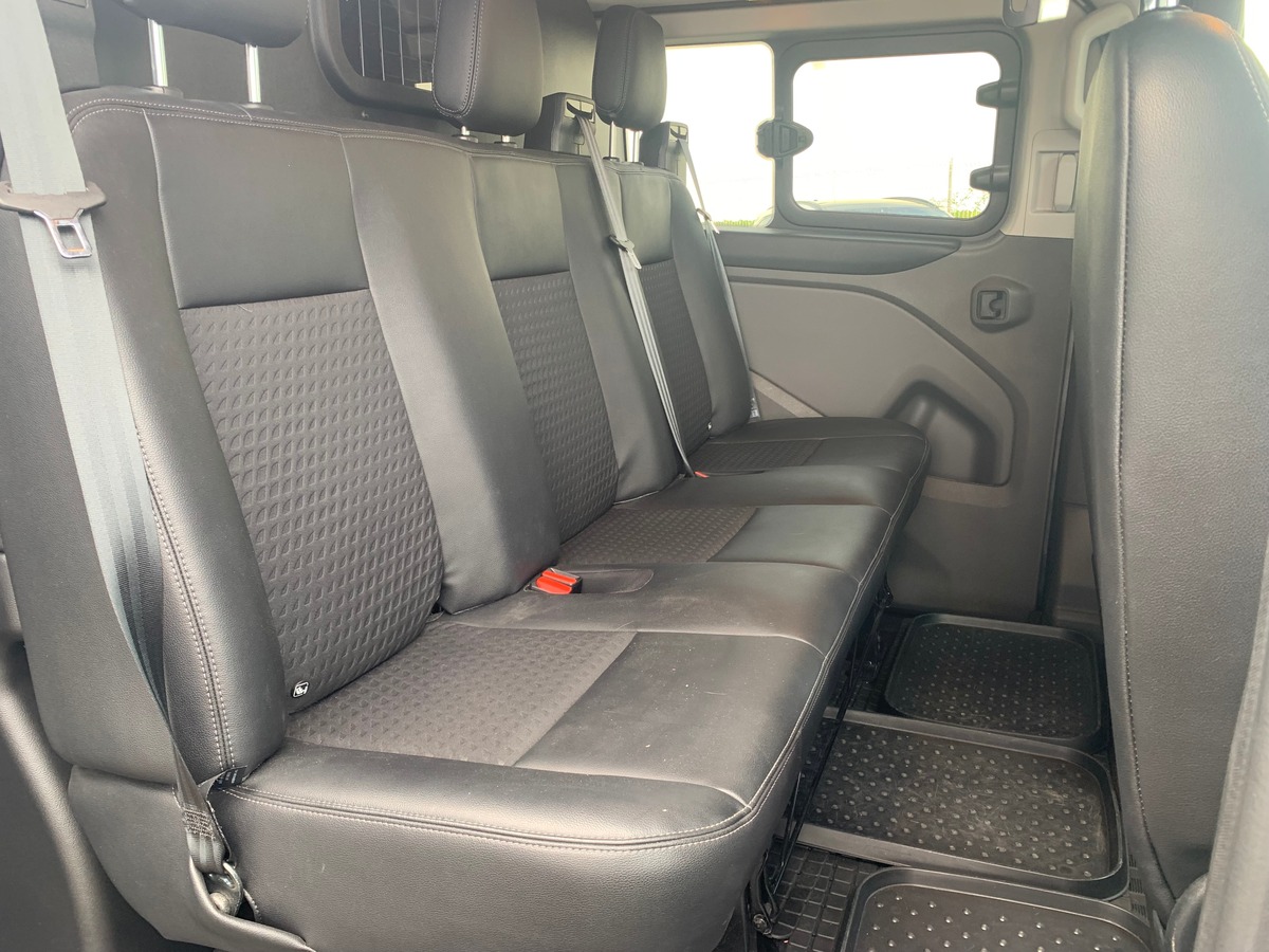 Ford TRANSIT CUSTOM 170 ch | SPORT | 5 Places | L1H1 | Premiére MAIN | Caméra de recul | Attelage