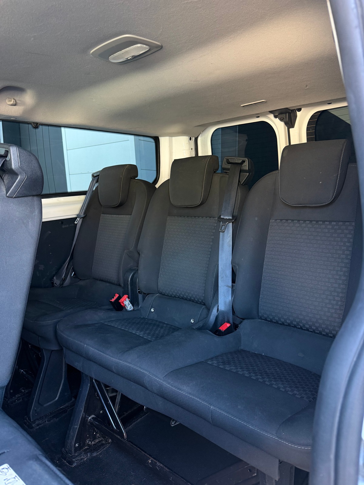 Ford TRANSIT CUSTOM 2.0 ECOBLUE 130 CH - 9 PLACES - ATTELAGE
