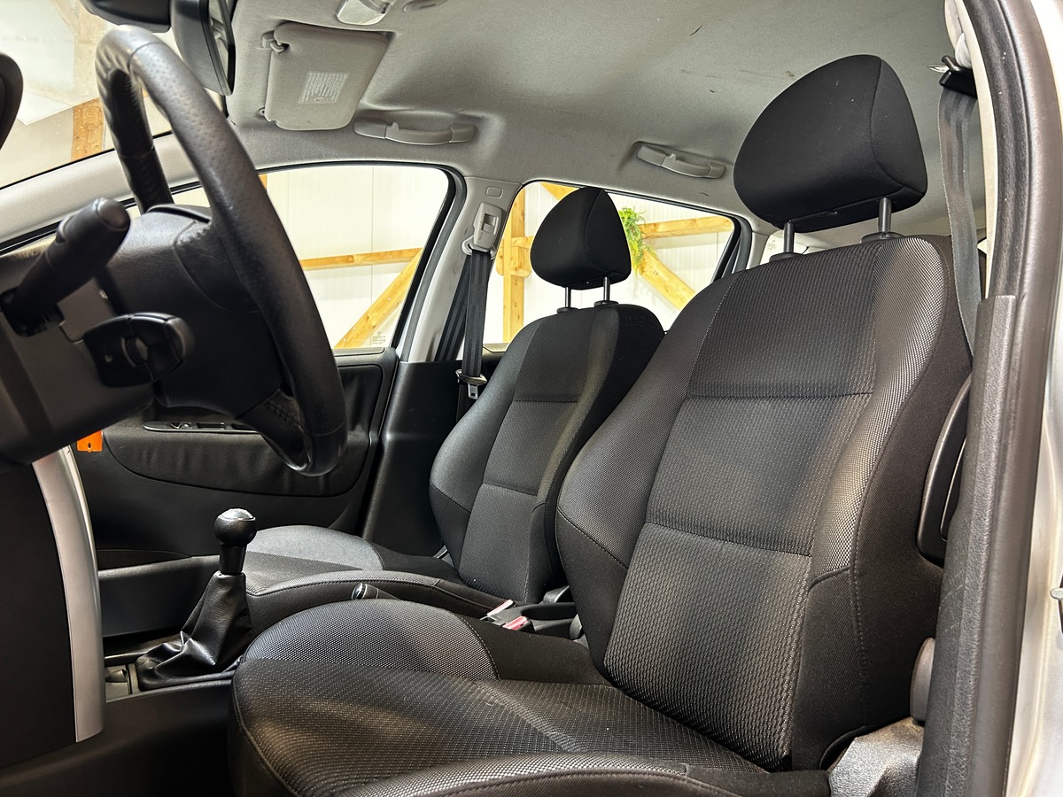 Peugeot 207 SW 1.6 HDi FAP 92 cv / DISTRIBUTION ET VIDANGE OK / SUIVI OK / GARANTIE