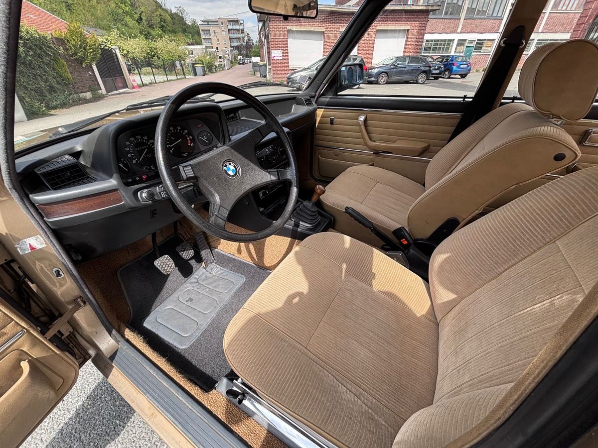 Bmw Série 5 E12 525 - Origine France - Kilométrage d'origine