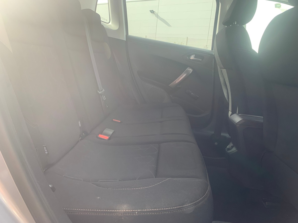 Peugeot 2008 100 ch | Style | Régulateur de vitesse | GPS | Bluetooth | Radar arriére | Barres toit