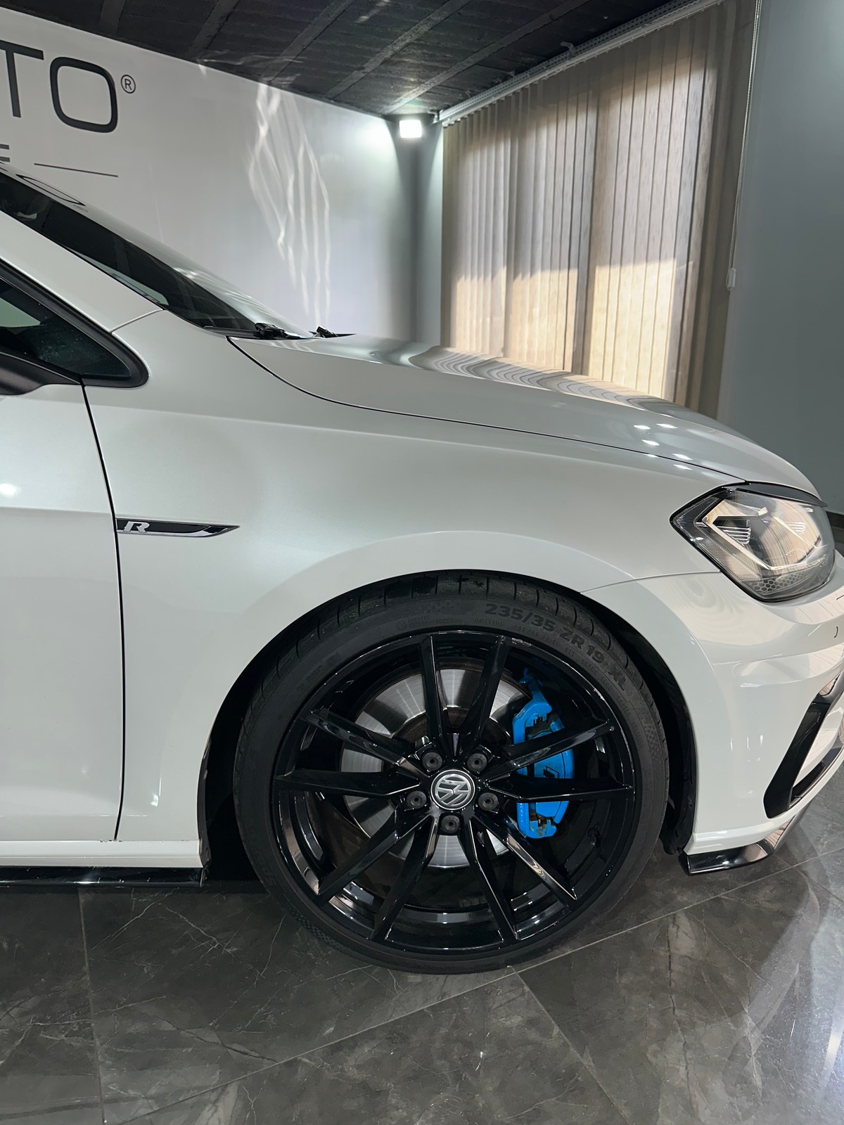 Volkswagen Golf 2.0 TSi 300 CH AKRAPOVIC