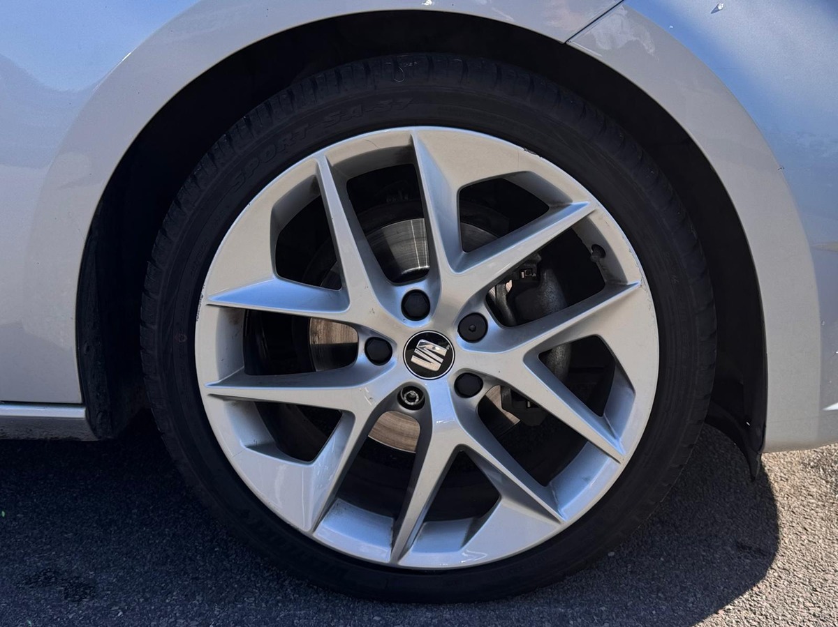 Seat Leon 2.0 tdi 150 FR / Distribution OK / Caméra / Carplay