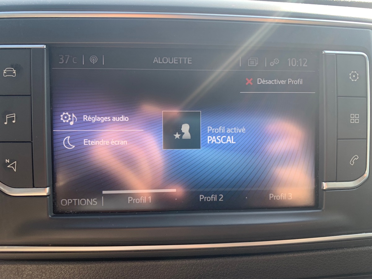 Toyota ProAce 122 ch | Business | Medium | 3 Places | Régulateur vitesse | GPS | Bluetooth | Radar