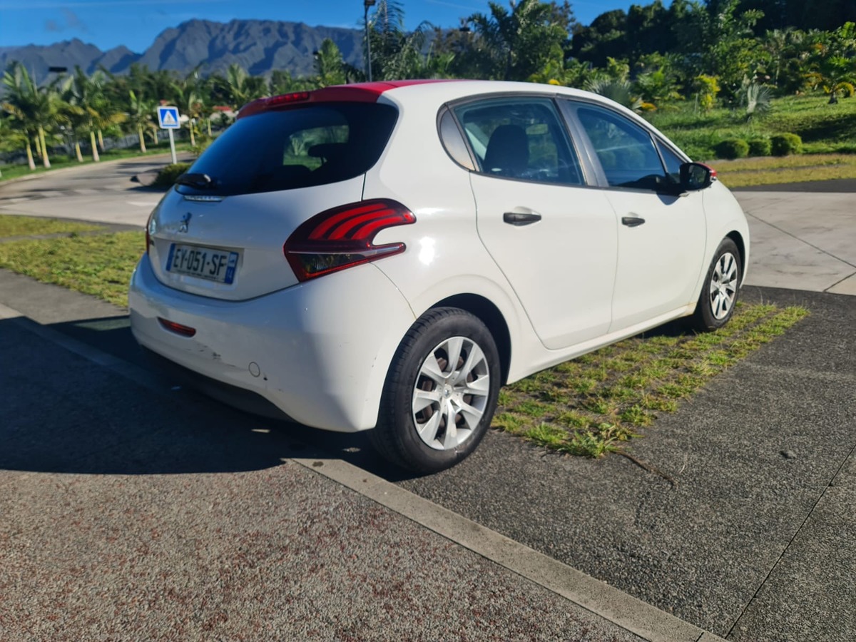 Peugeot 208 BLUE HDI