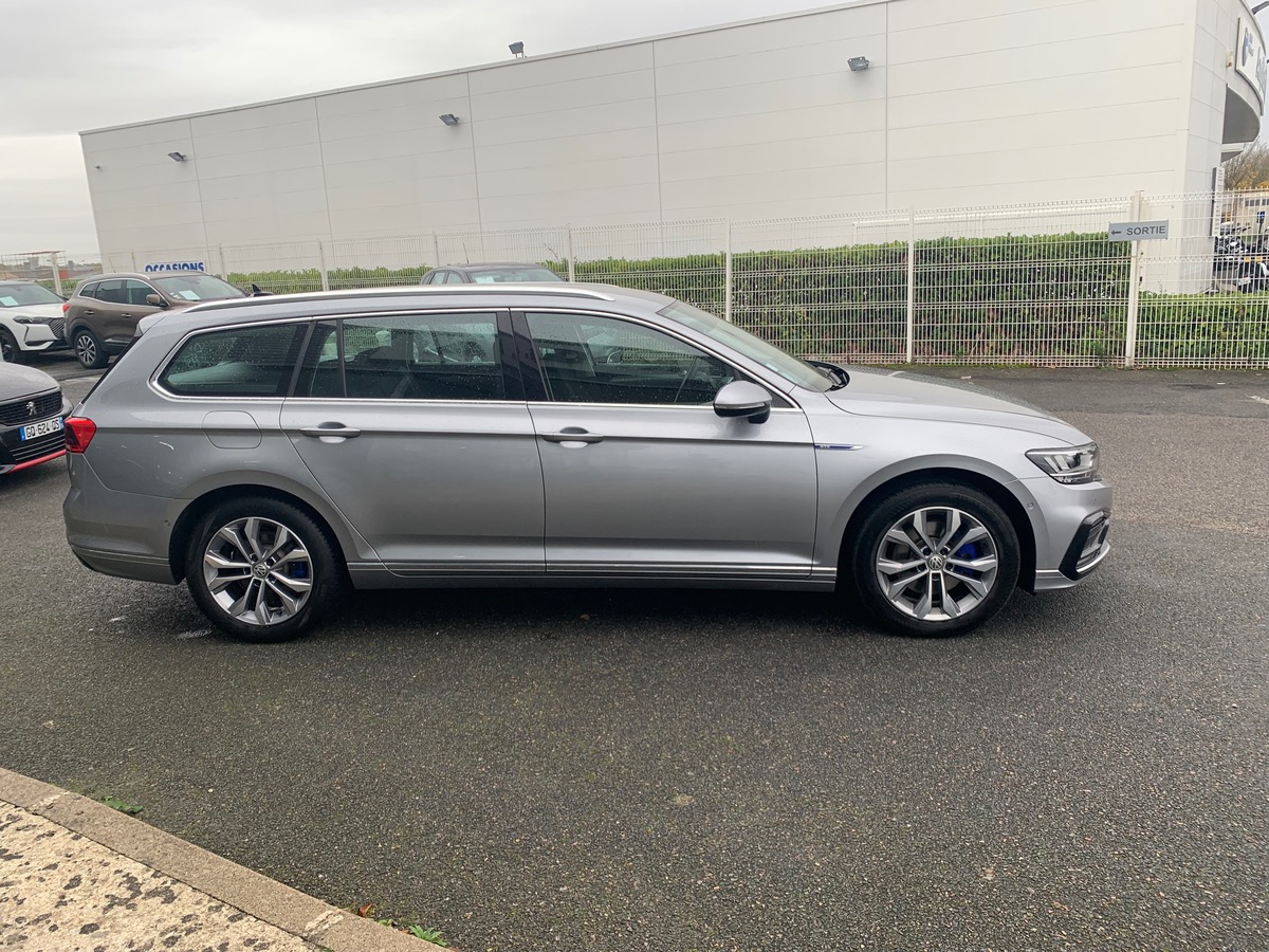 Volkswagen Passat 218 ch | GTE | Combiné instruments digital | Assistant Feu de Route