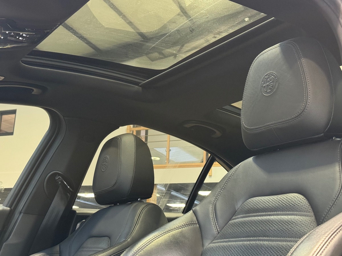 Alfa Romeo Giulia Q4 2.2 AT8 210CV VELOCE TOIT OUVRANT K