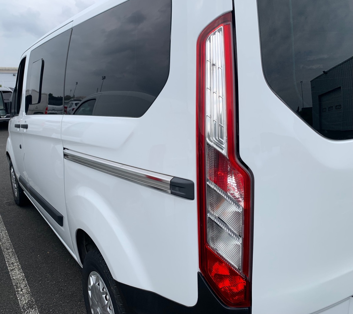 Ford TRANSIT CUSTOM Aménagé Petit-Picot