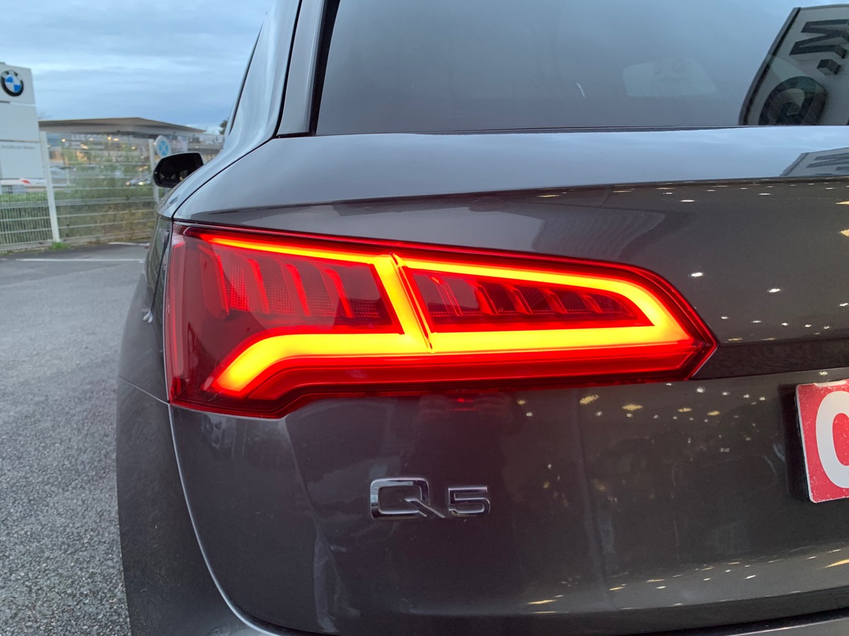 Audi Q5 190 ch | S-line | Virtual Cockpit | Caméra de recul | Coffre électrique | Attelage