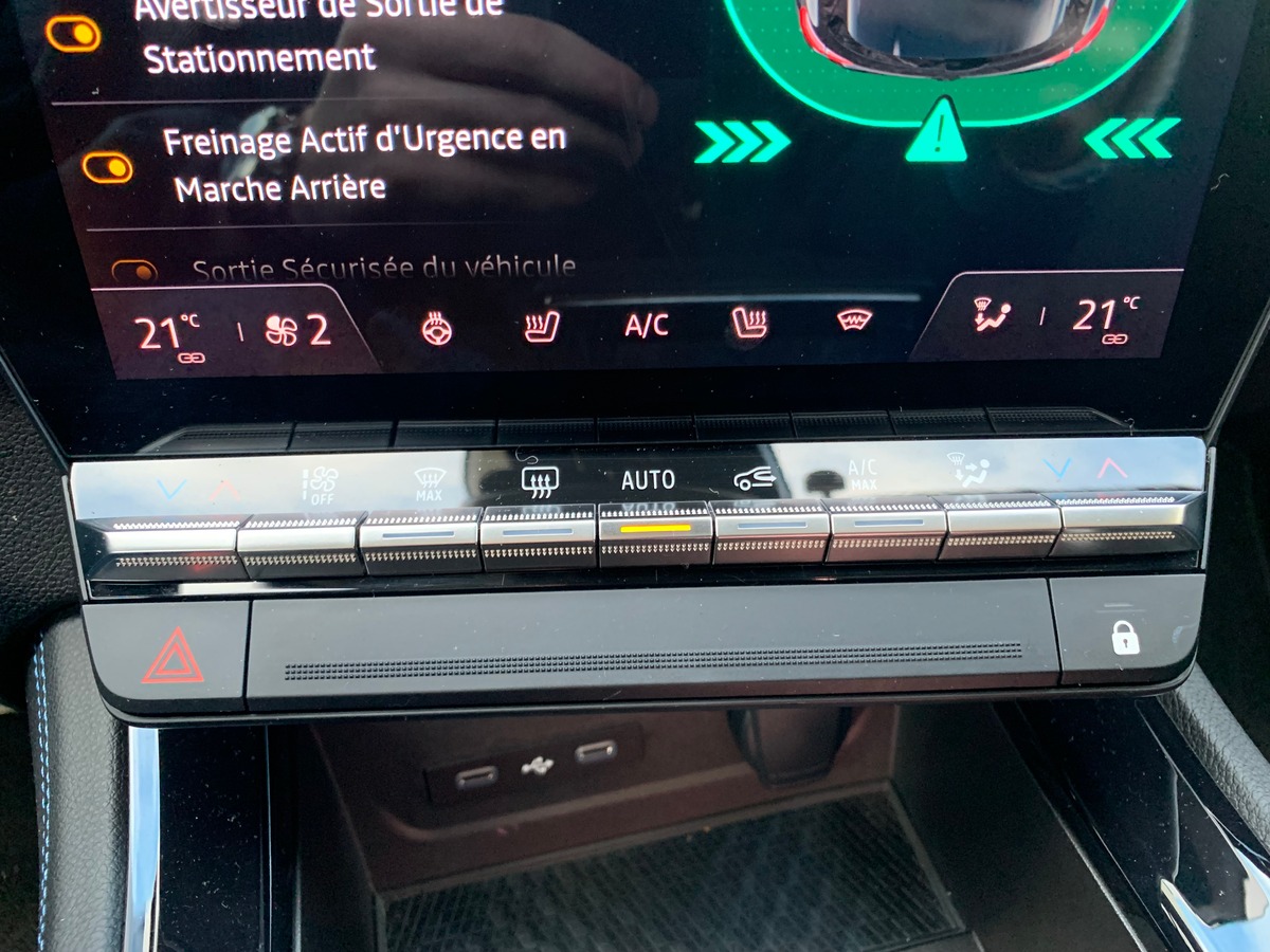 RENAULT Espace 200 | E-TECH | Esprit Alpine | 7 Places | Caméra de recul | Pack Advanced Driving