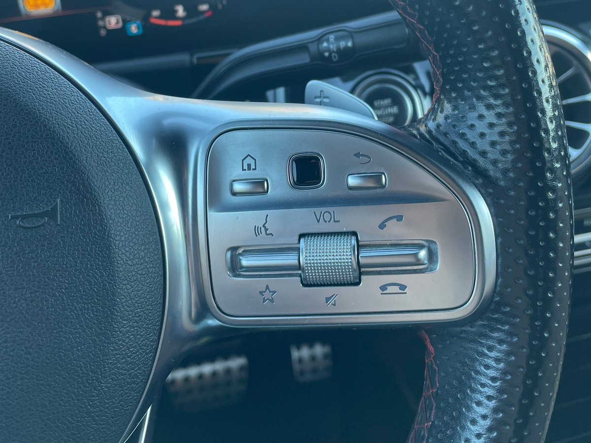 Mercedes Benz GLA 200 AMG