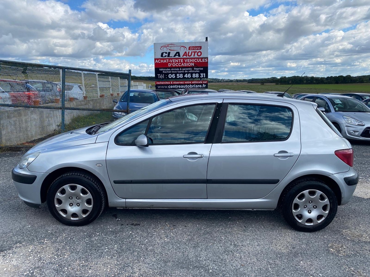 Peugeot 307 1.6 hdi 90cv phase 2 215090km entretien complet à jour nous sommes ouvert ce lundi 14