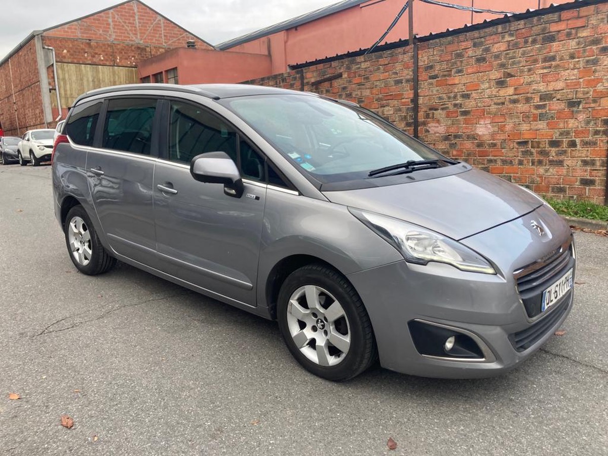 Peugeot 5008 1.6 HDI 115 CV 1er main style 7 place 4X sans frais 