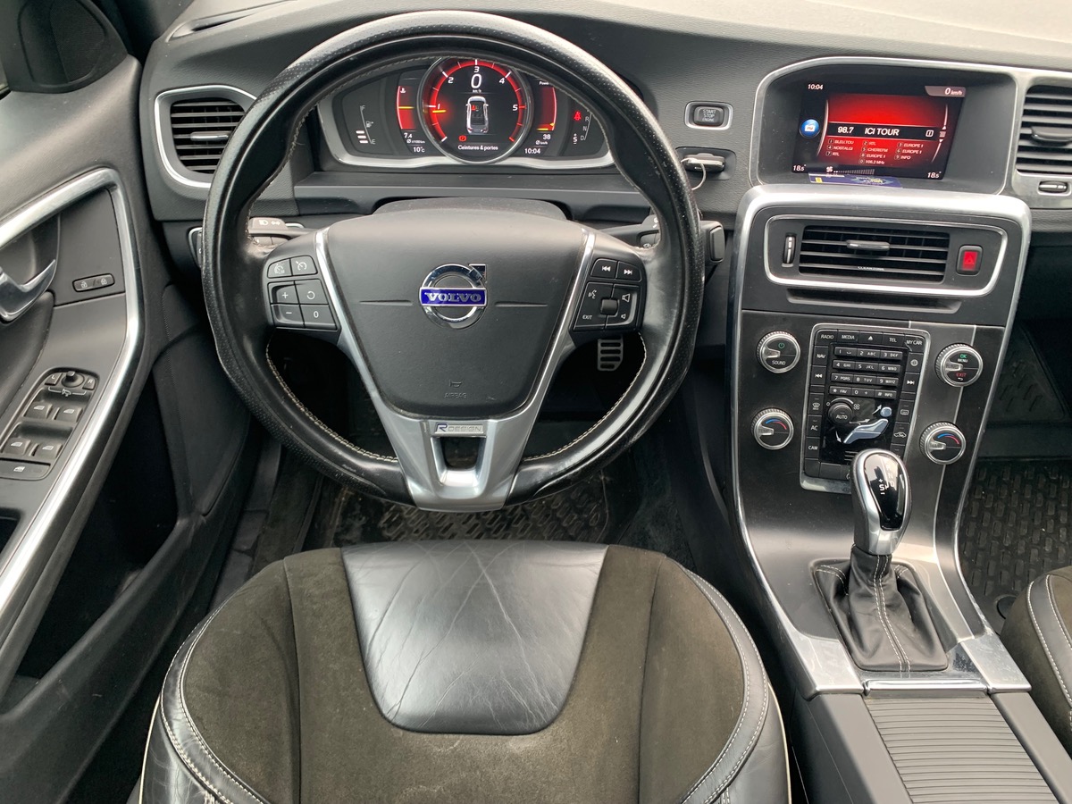 Volvo S60 150 ch | R-design | Attelage amovible | Régulateur vitesse | Radar stationnement arriére
