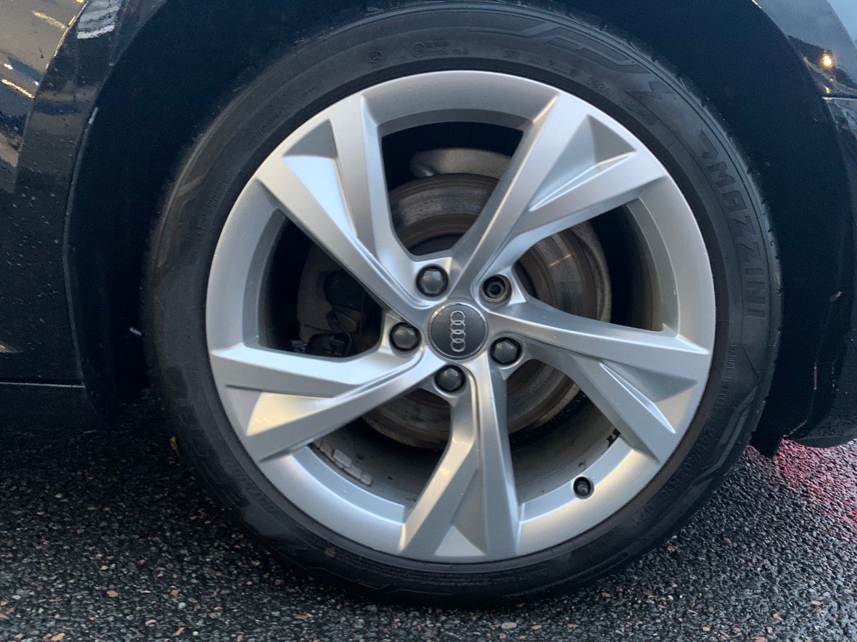 Audi A4 Avant 150 ch | Caméra 360° | Virtual cockpit |  Attelage amovible | Sièges chauffants