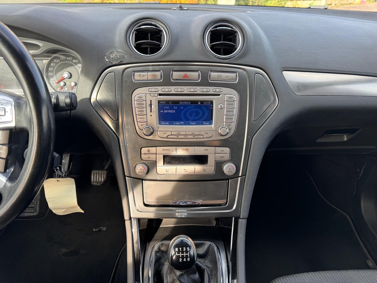 Ford Mondeo 2.0 140 TDCi Titanium-DISTRIBUTION NEUVE-GARANTIE