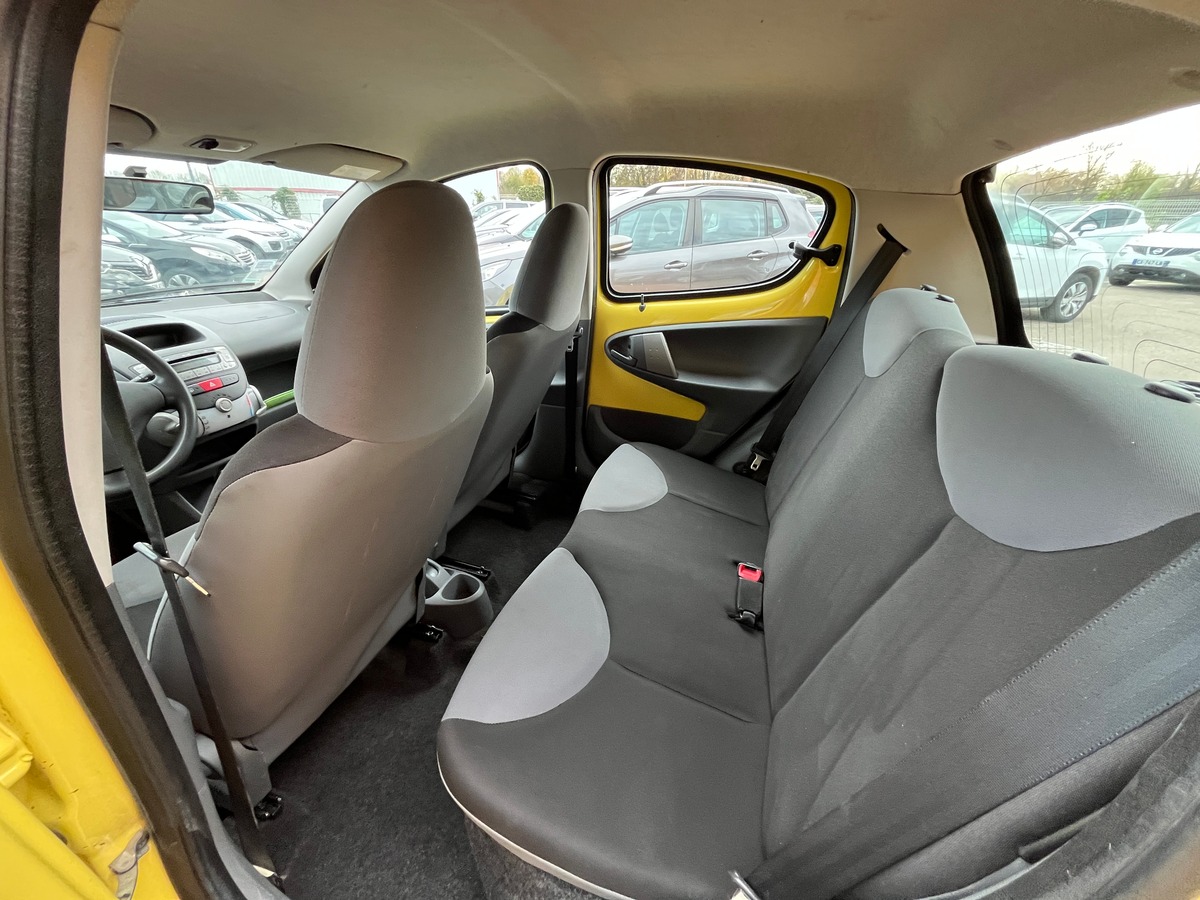 Peugeot 107 5 Portes 1.0 i  68 ch URBAN 1ERE MAIN