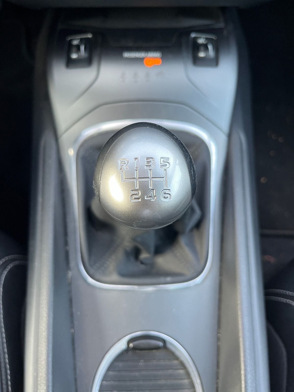 Toyota Avensis SW 2.0 D-4D 143ch, EXECUTIVE, ATTELAGE, RADAR, SIEGES CHAUFFANT, TOIT PANORAMIQUE