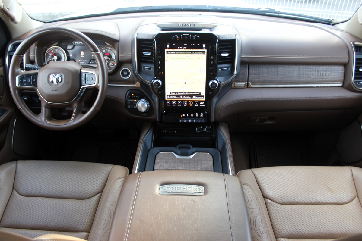 Dodge RAM CREW CAB 1500 5.7 V8 396 ch LARAMIE EDITION LONGHORN / RAM BOX / CARPLAY / ATTELAGE / E85