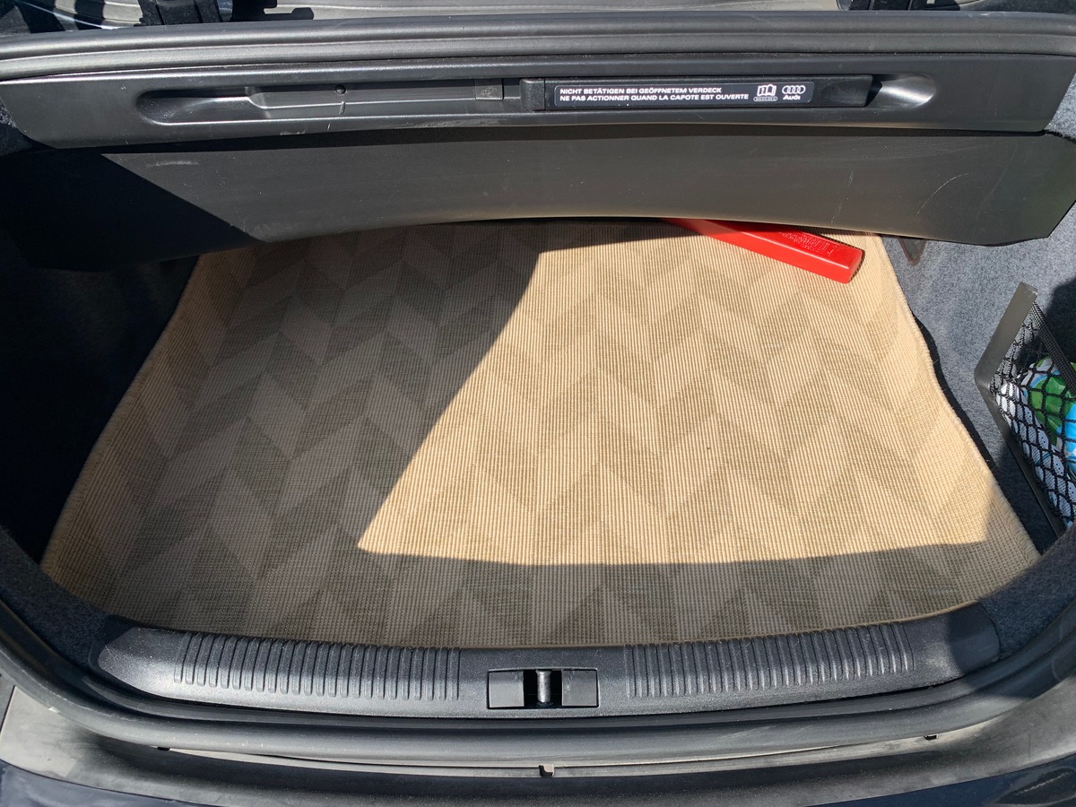 Audi A4 Cabriolet 140 ch | Ambiente | Cuir | Régulateur de vitesse | Climatisation | Capote récente