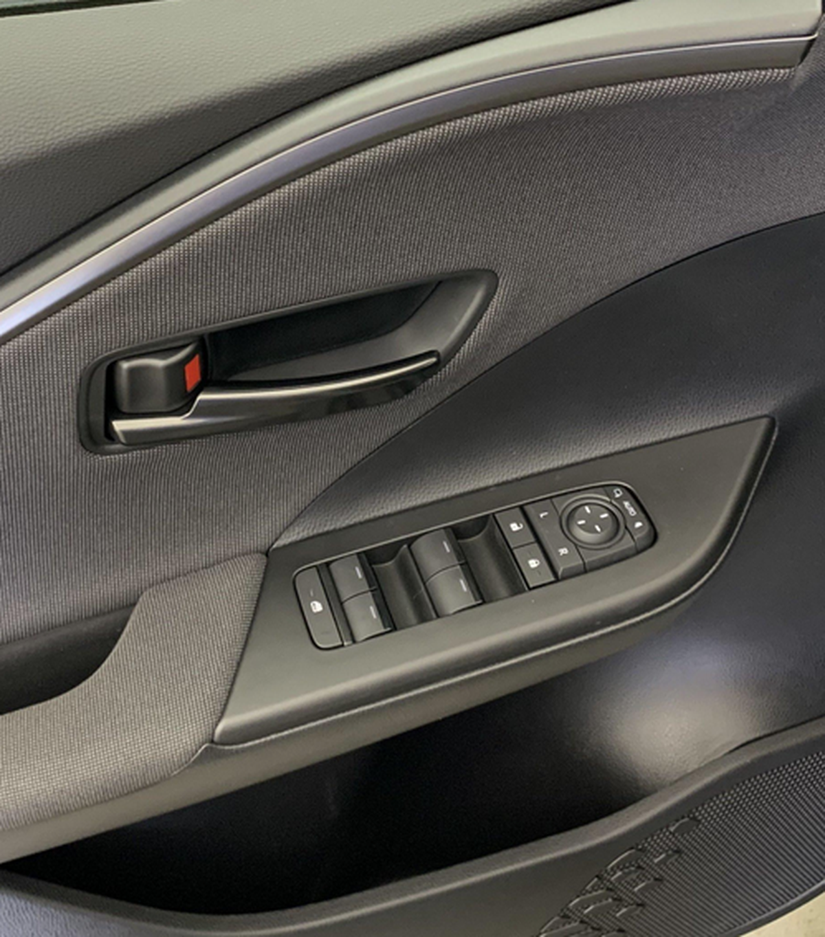 Toyota C-HR TOYOTA - C-HR Hybride 140 Design
